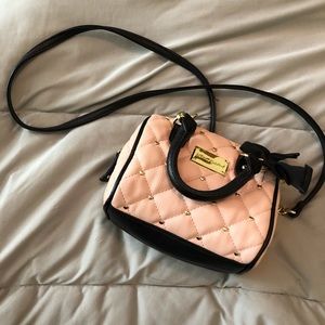 Baby Pink Betsey Johnson Crossbody 💕